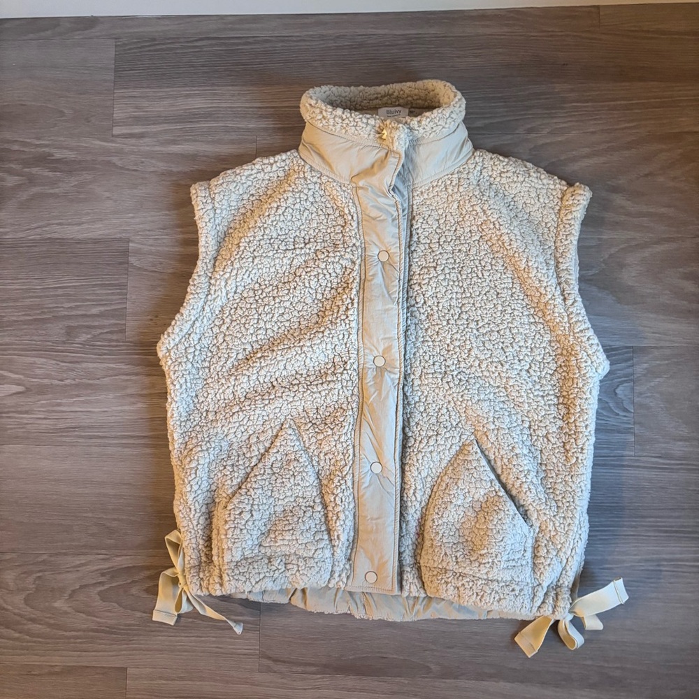 Bluivy Beige Sherpa Vest Size Large